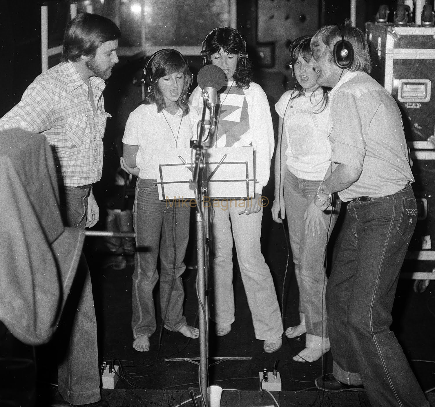 03Singo Song19 In Recording Studios ATA Glebe Sydney-Geoff Quinton With Natalie Hull -Lorraines daughter- Lorraine Bird Julie Risk-Nee Purtell- Laurie Allen