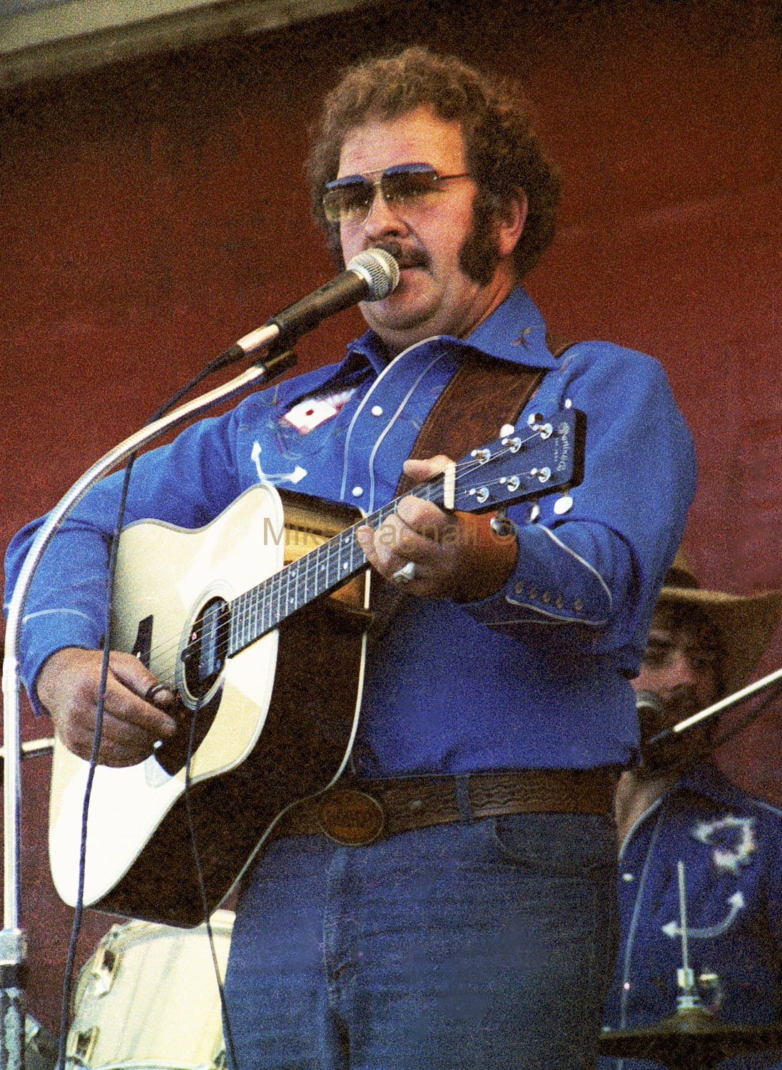 04_Bendigo_CMF_32-Reg Poole On Stage