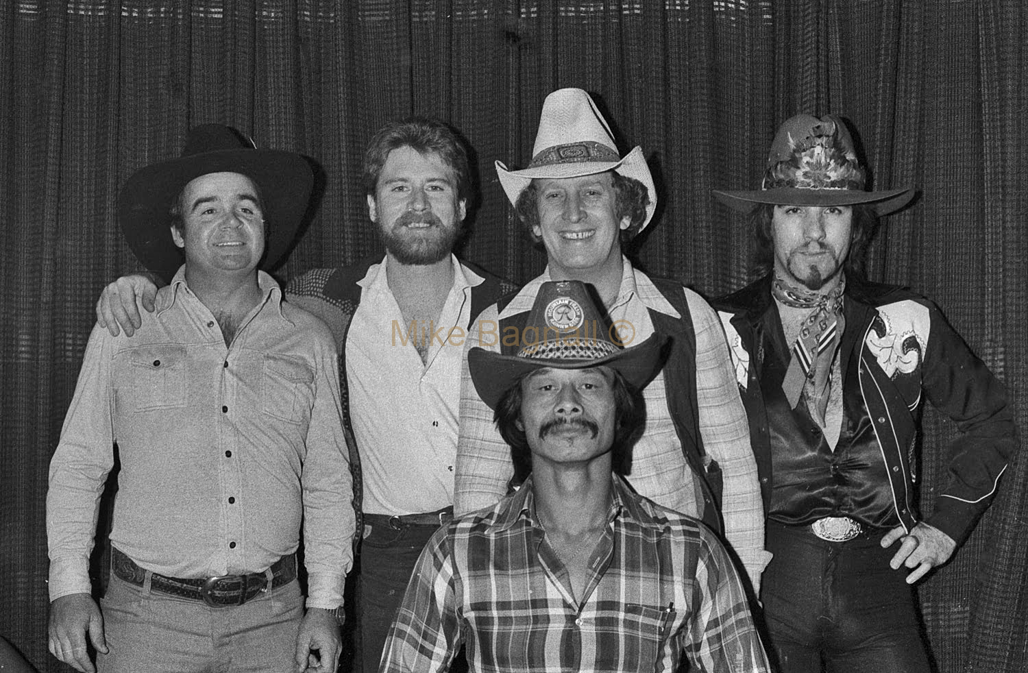 06_Saloon_2KY country_18-Warren Neilson Ernie Macinery Doug Towers Darcy Leyear Front Jason Taylor –