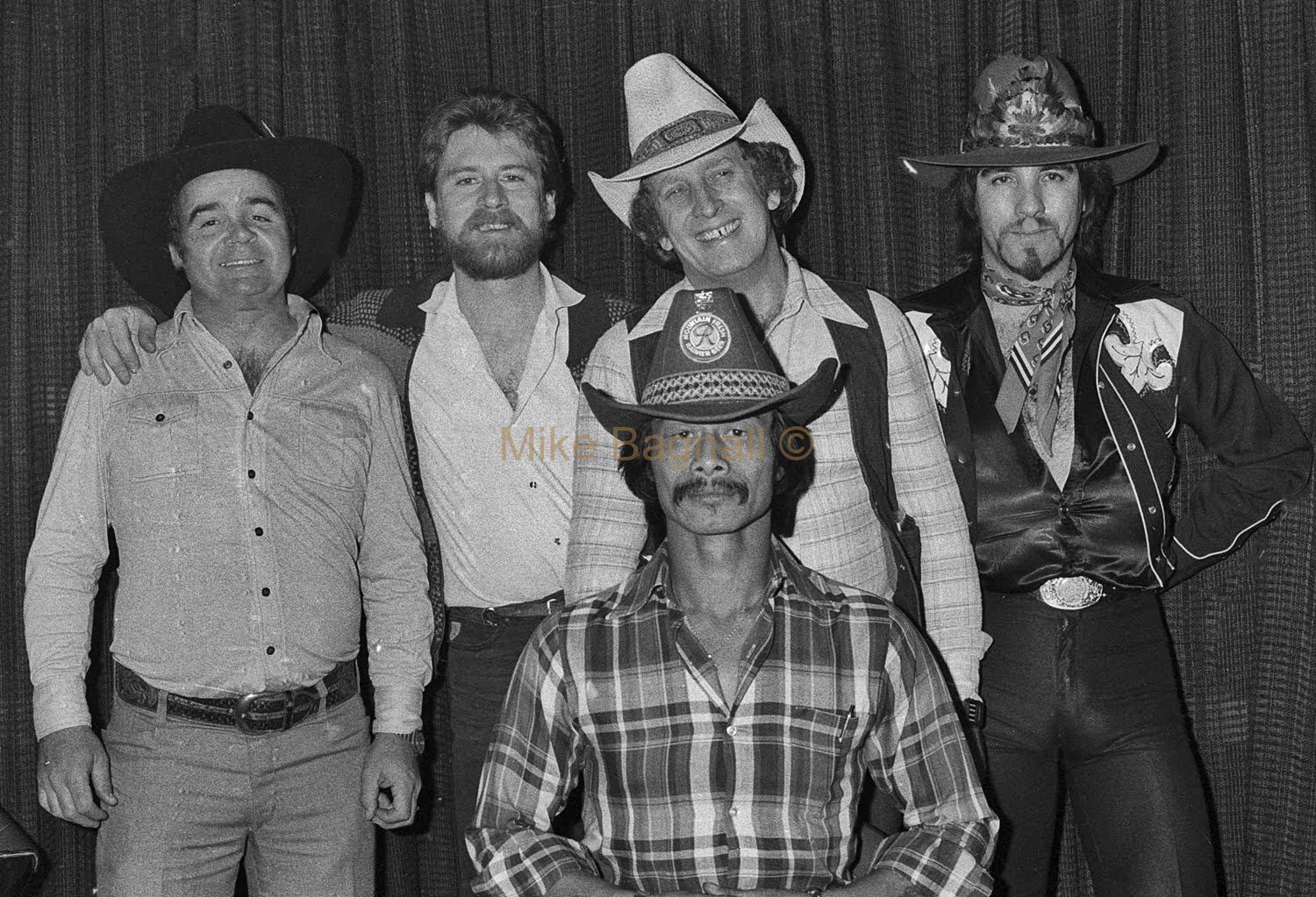 06_Saloon_2KY country_19-Warren Neilson Ernie Macinery Doug Towers Darcy Leyear Front Jason Taylor –