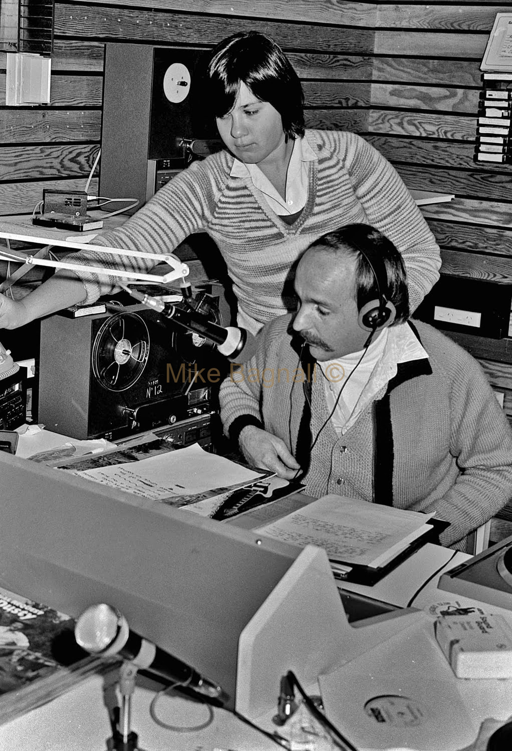 07_2SER_Balmain_Leagues_Club_01Barbara Morison Garry Coxhead At Radio Station