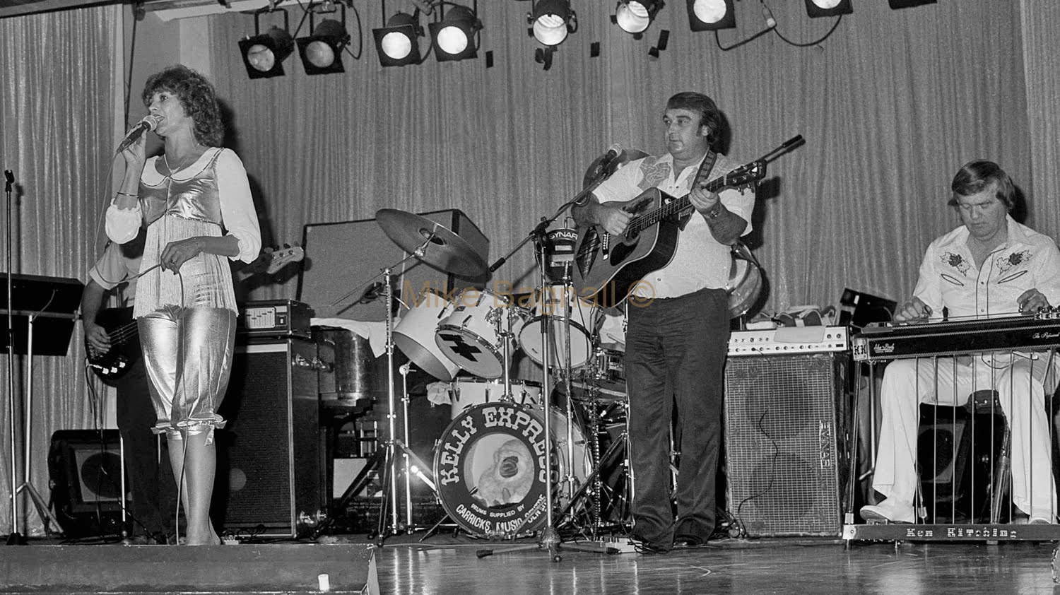 07_2SER_Balmain_Leagues_Club_12Jan kelly Terry Smith The Kelly express On Stage With Ken Kitchning On Stage