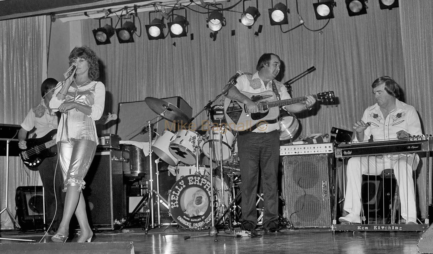 07_2SER_Balmain_Leagues_Club_13Jan kelly Terry Smith The Kelly express On Stage With Ken Kitchning On Stage