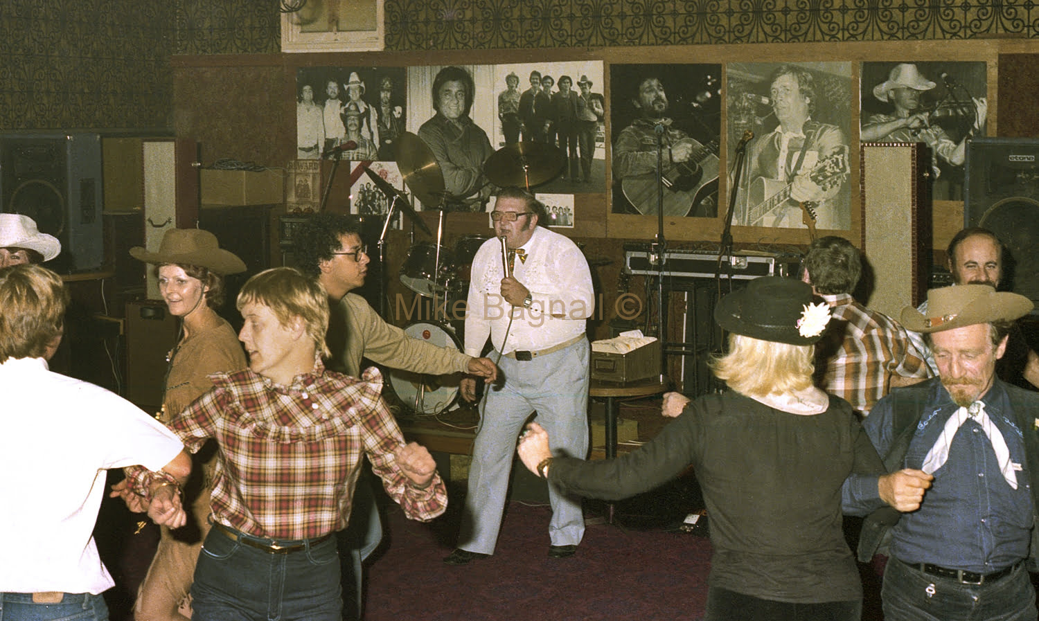 07_Carington_Hotel_5_HoeDown26-DanceCallerUkPlusDanceFloor