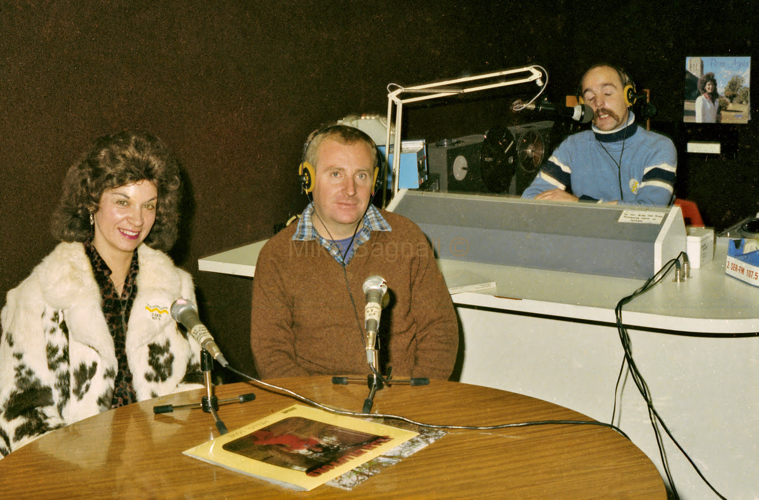 07_Jean Stafford _2ser01 Jean Stafford Maurie Taylor Gary Coxhead in 2SER Studios