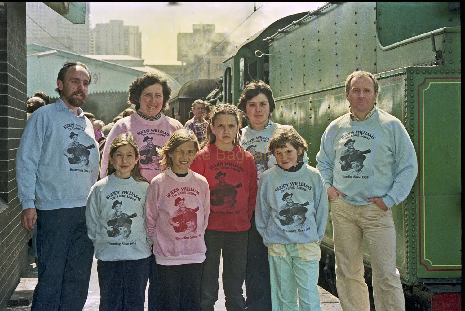 09_Steam Train Ride_2SER_13-Gary Coxhead & Maurie taylor with The morison Family