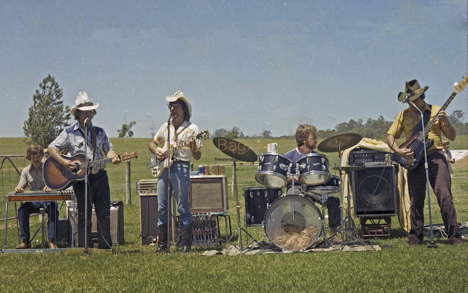 12_SaloonAtSingos Farm2- Saloon country Band -Col Macintosh Doug Towers Darcy Leyear Ernie Macinery Lindsay Watson