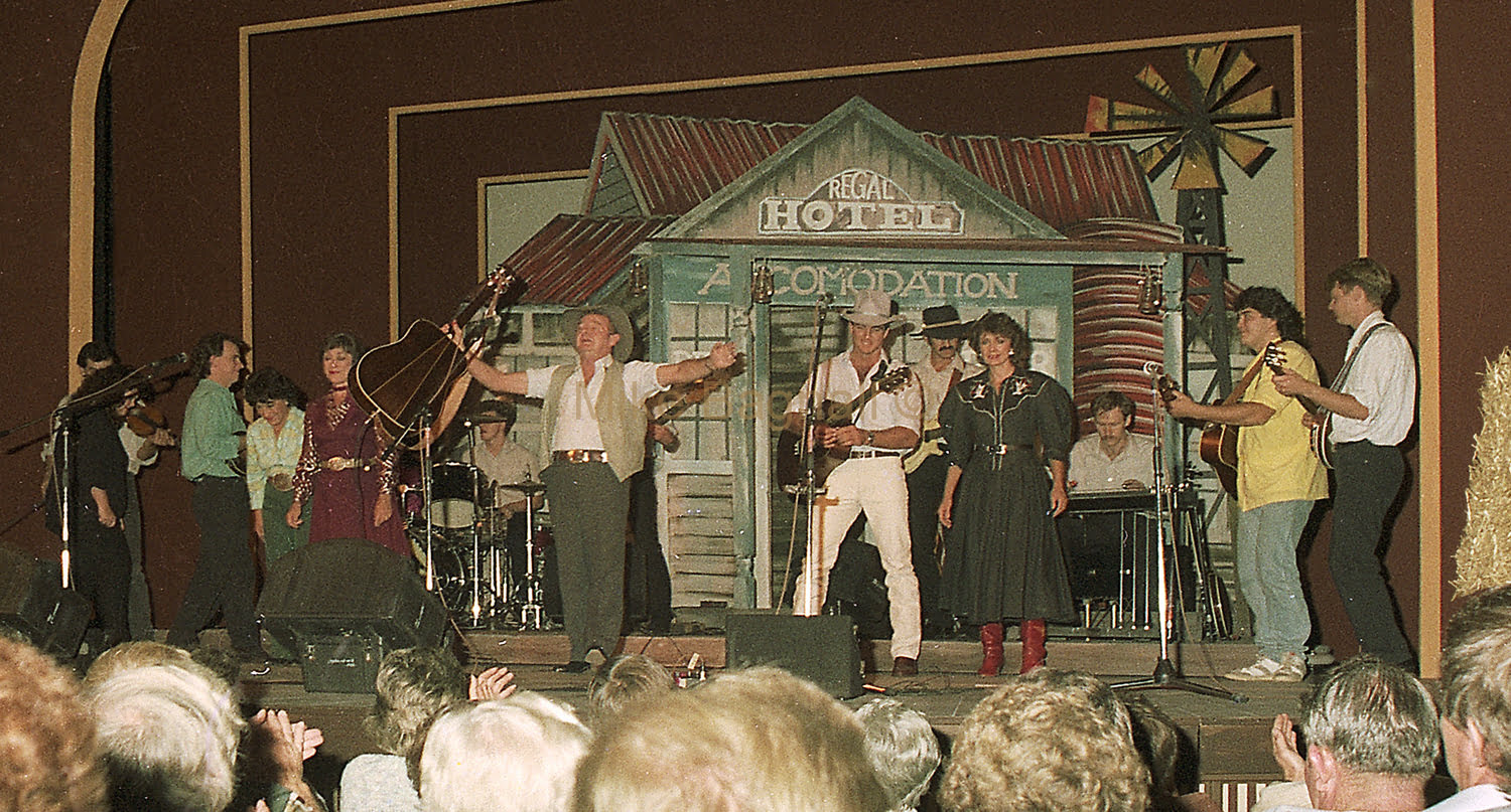 03_Slim_Dusty_Show_Regent Theatre_Richmond_01-The Flying Emus, The Mckean Sisters, Slim Dusty, James Blundell, Anne Kirpatrick, On Stage_1C