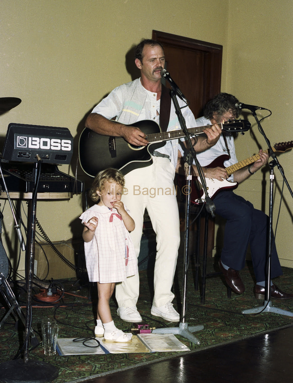 04_Bugsy_Henson Park Hotel_10- Bugsy Merry, & Daughter on Stage,