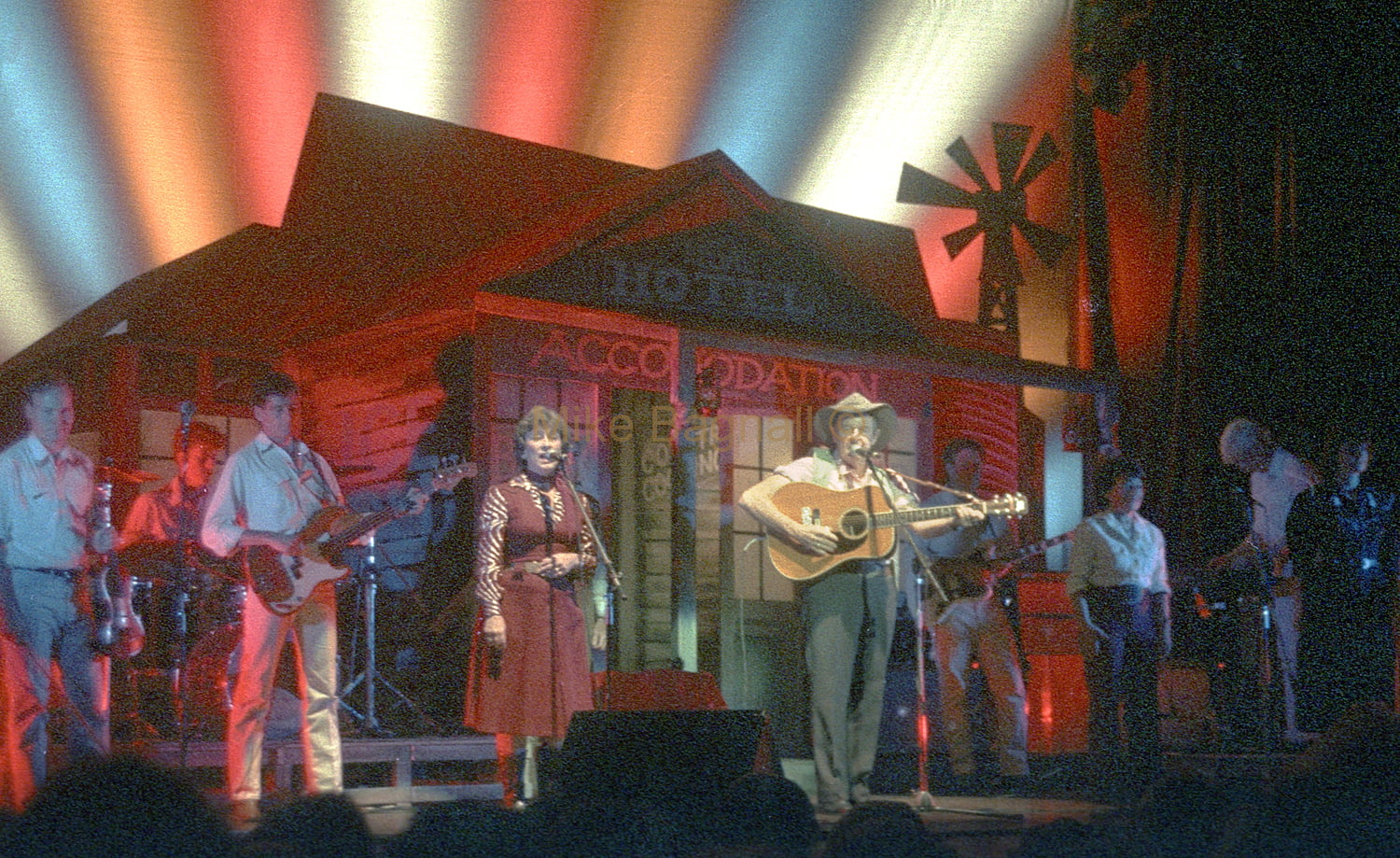 06 _Slim_Dusty_Show_Perth_27Donal Baylor, Rod Coe, Joy Mckean, Slim Dusty, Lindsay Butler, Heather McKean, Colin Watson, Anne Kirpatrick, David Kirpatrick,