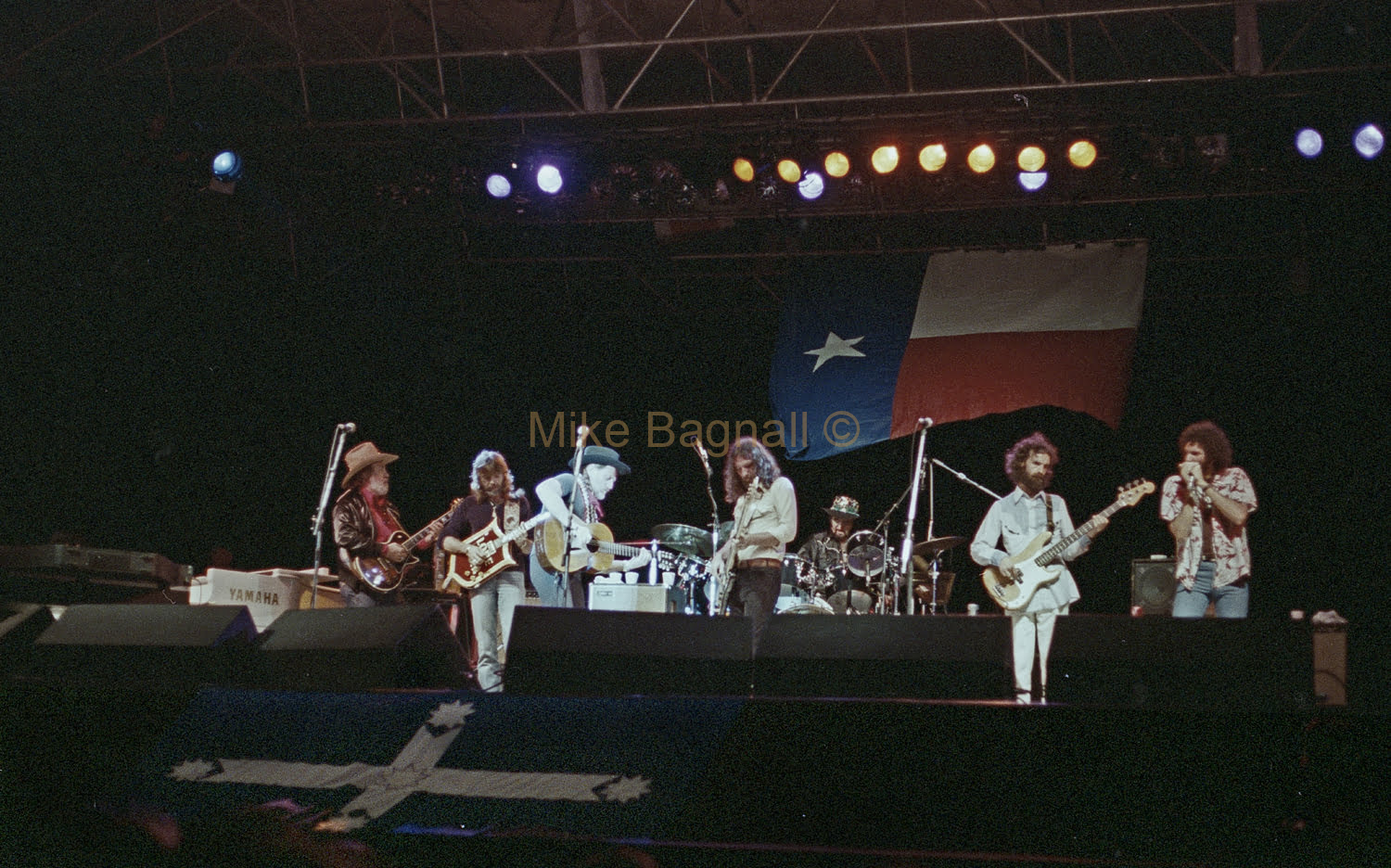 07_Willy Nelson_42-Willie Nelson, & Band, On Stage,